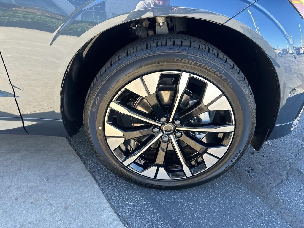 new 2026 Volvo XC60 car, priced at $55,985