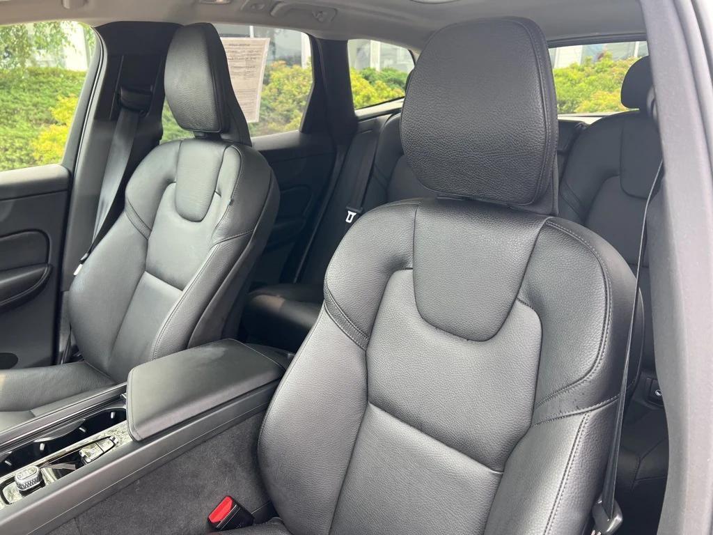 used 2025 Volvo XC60 car, priced at $42,995
