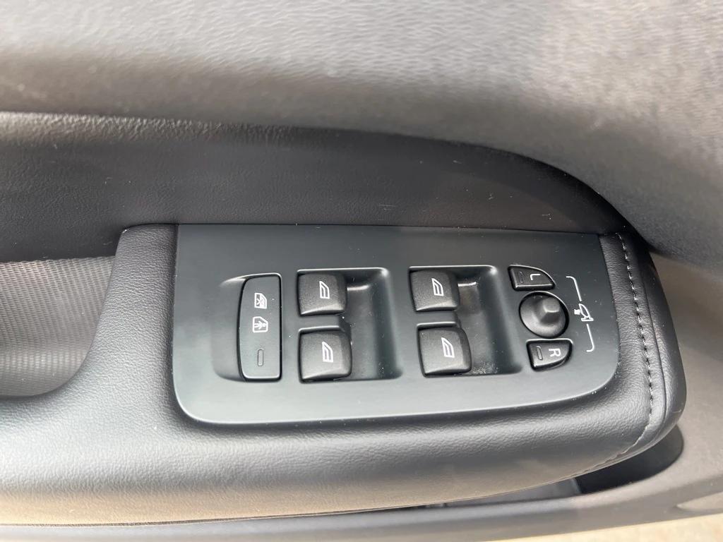used 2025 Volvo XC60 car, priced at $42,995