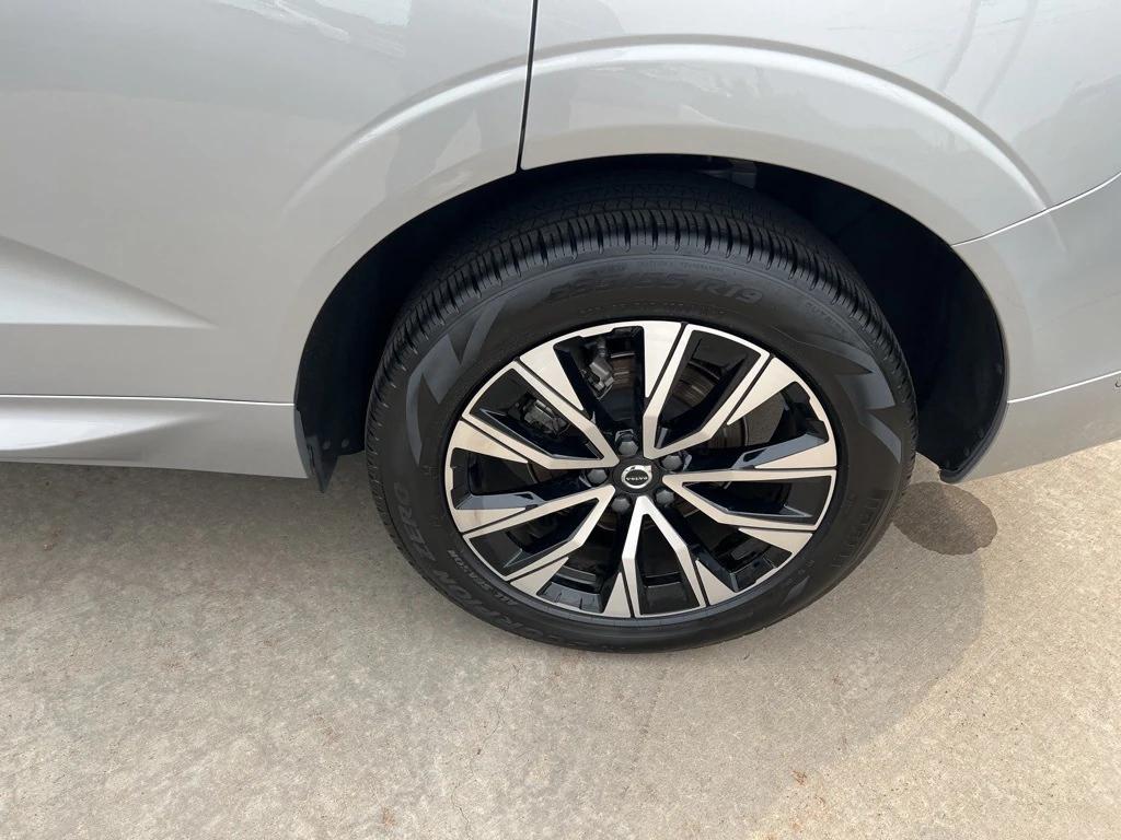 used 2025 Volvo XC60 car, priced at $42,995