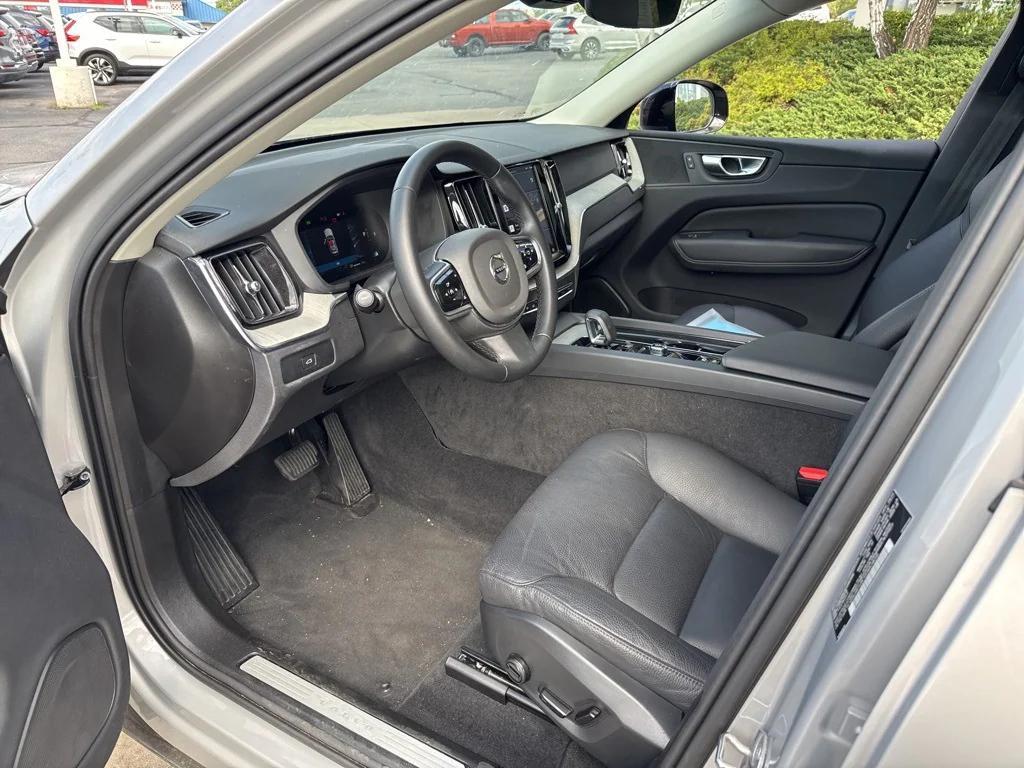 used 2025 Volvo XC60 car, priced at $37,995