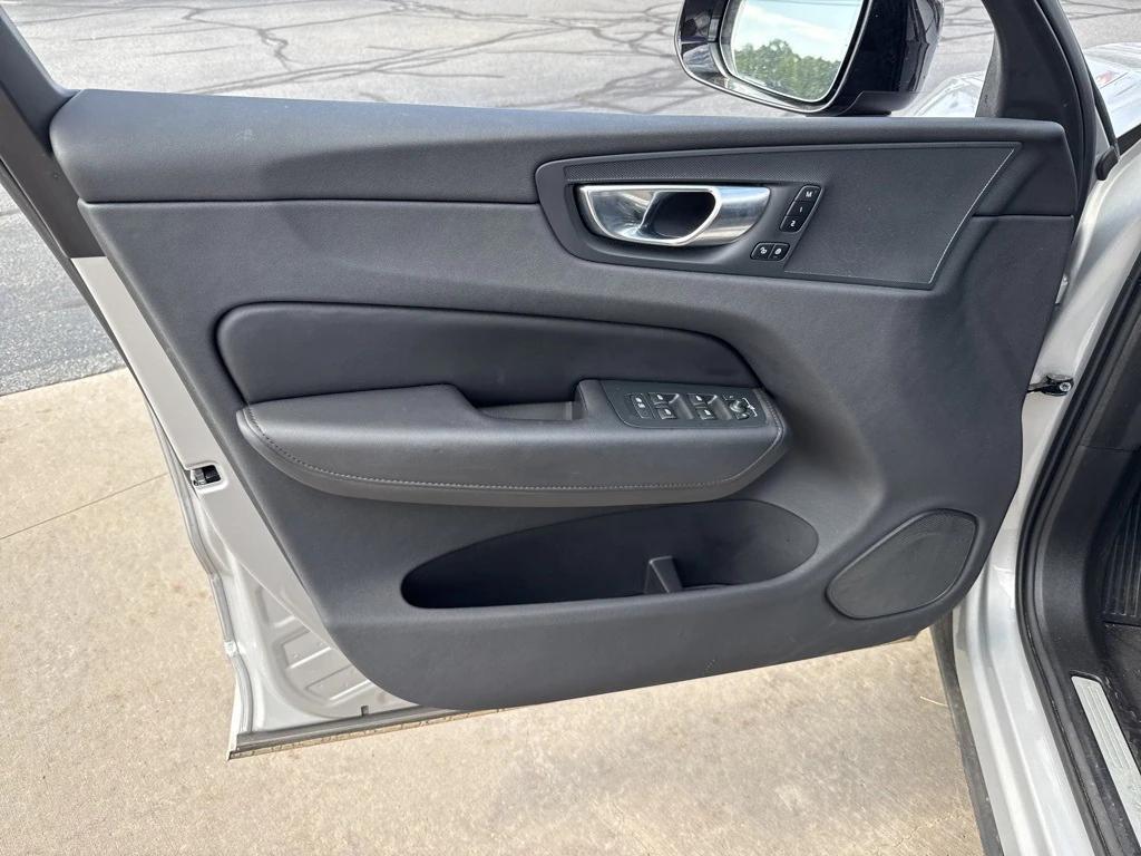 used 2025 Volvo XC60 car, priced at $37,995