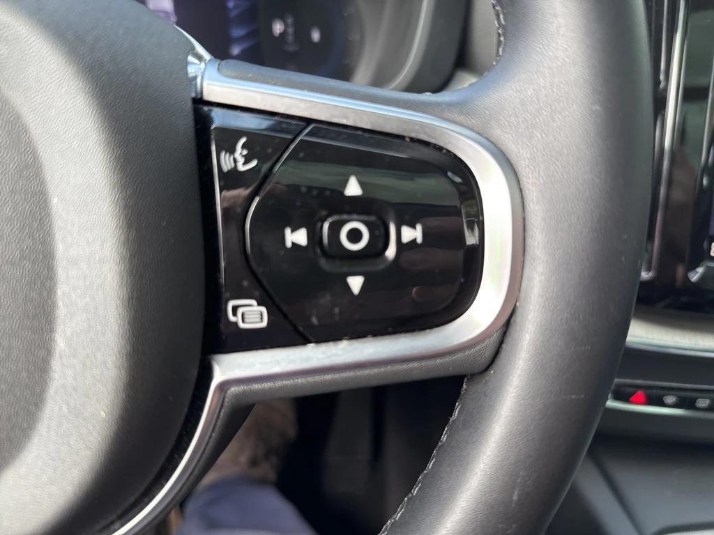 used 2025 Volvo XC60 car, priced at $37,995