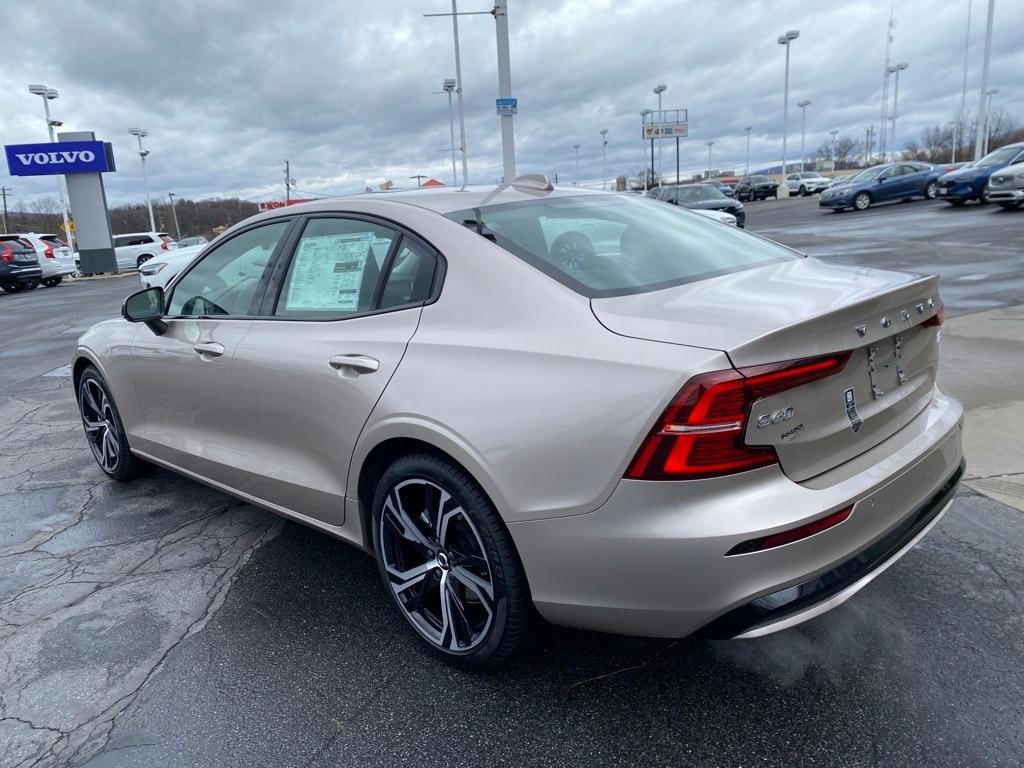 new 2024 Volvo S60 car, priced at $42,825