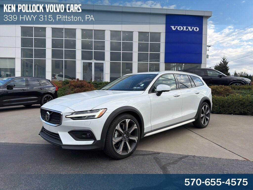 new 2025 Volvo V60 Cross Country car, priced at $61,725