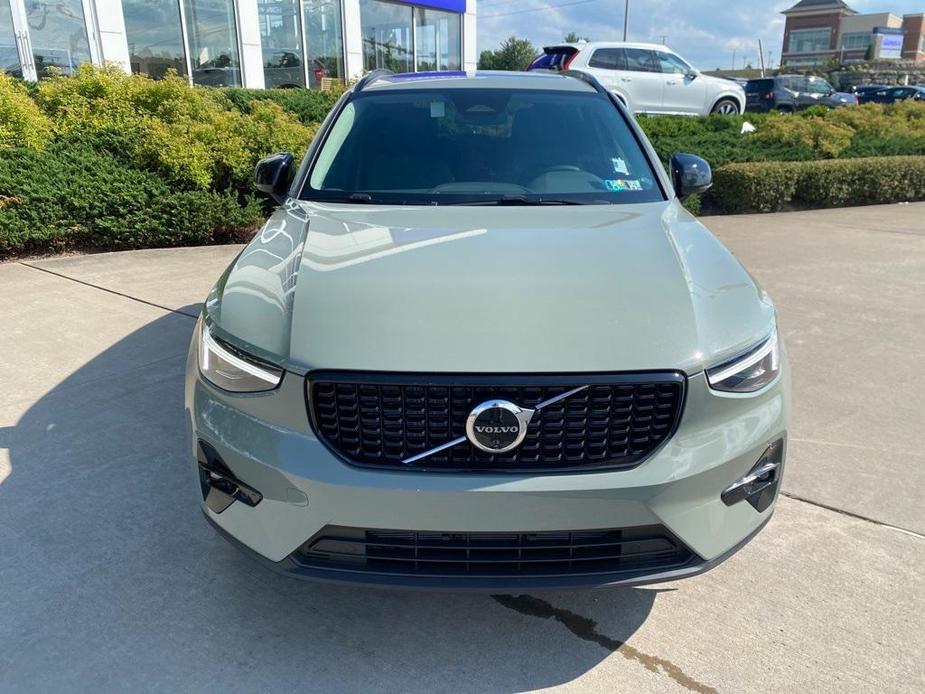 new 2025 Volvo XC40 car, priced at $48,040