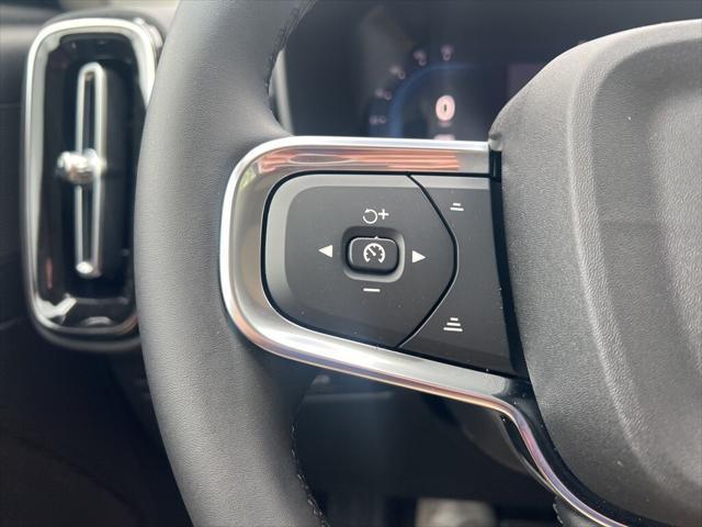 new 2025 Volvo XC40 car, priced at $49,810