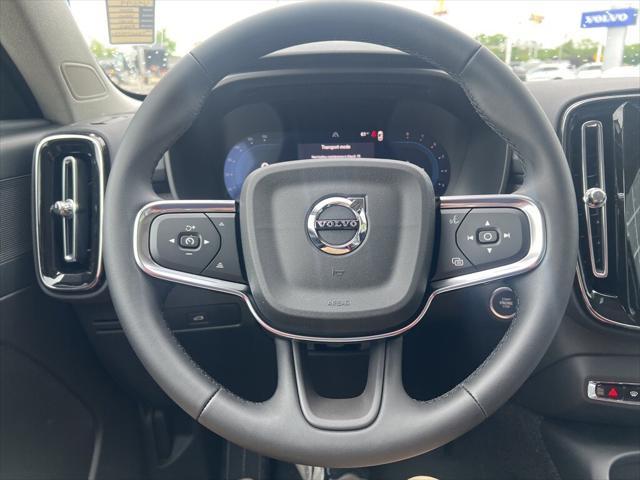 new 2025 Volvo XC40 car, priced at $49,810