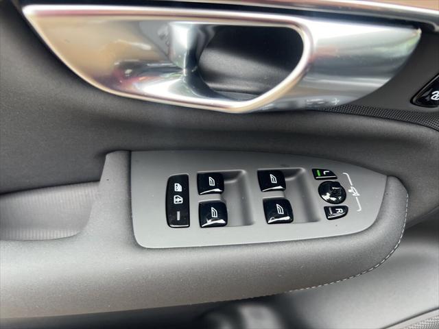 new 2025 Volvo XC90 car, priced at $69,245
