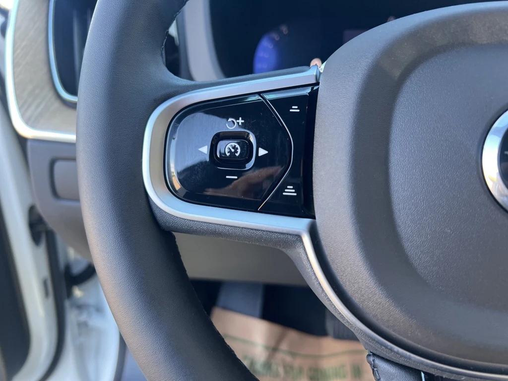 new 2026 Volvo XC60 car, priced at $57,985