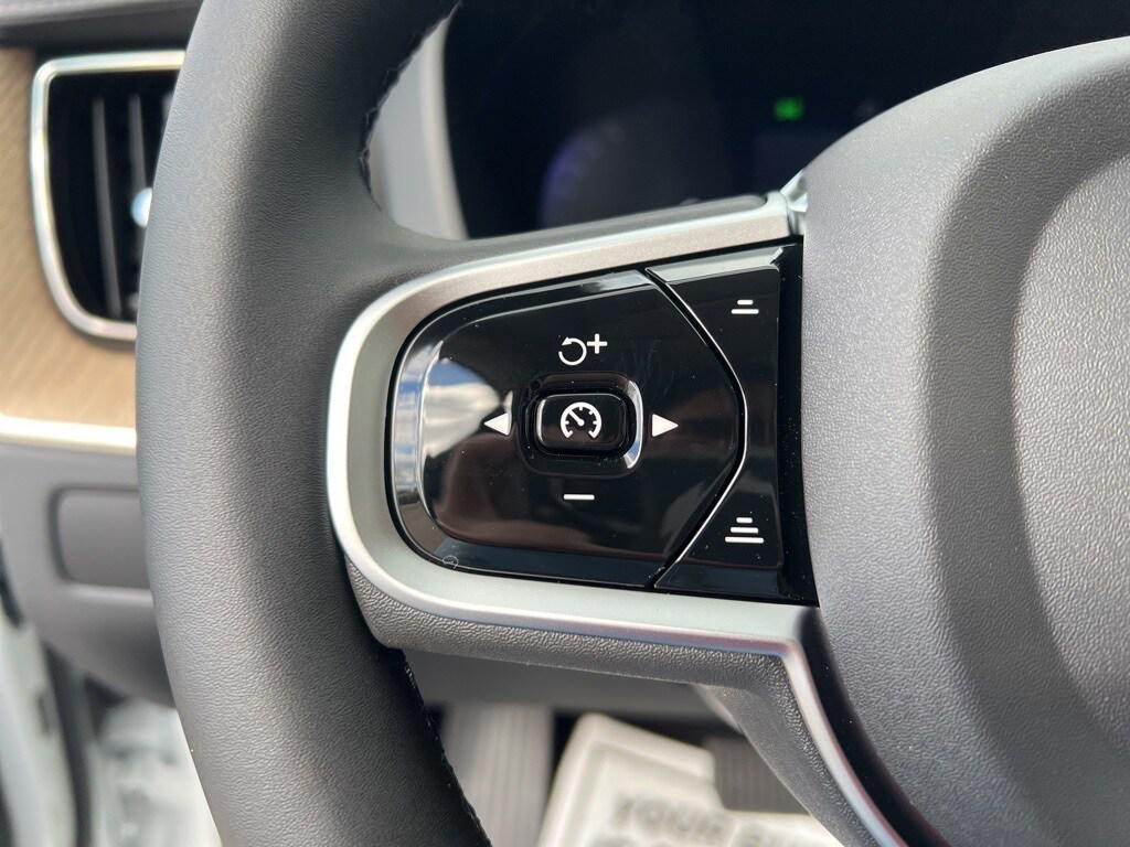 new 2026 Volvo XC60 car, priced at $61,935