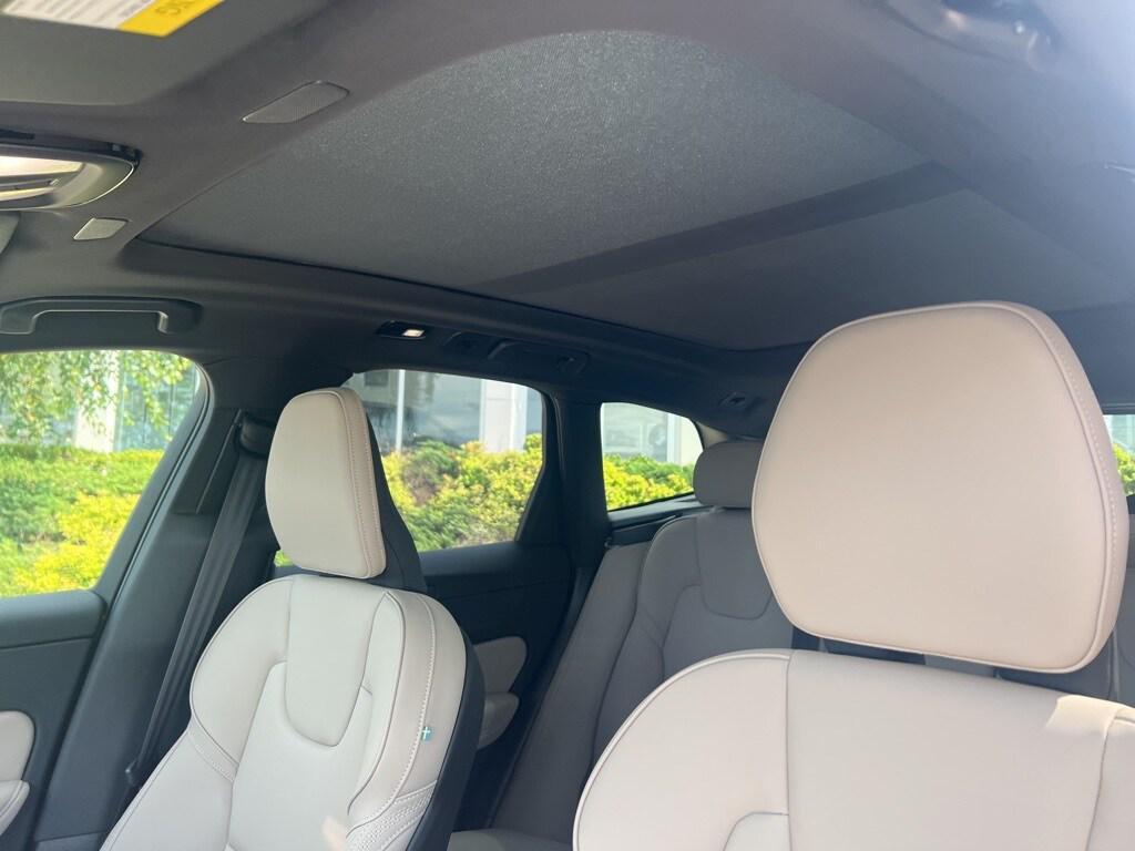 new 2026 Volvo XC60 car, priced at $57,985