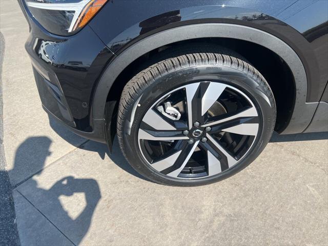 new 2025 Volvo XC40 car, priced at $52,235