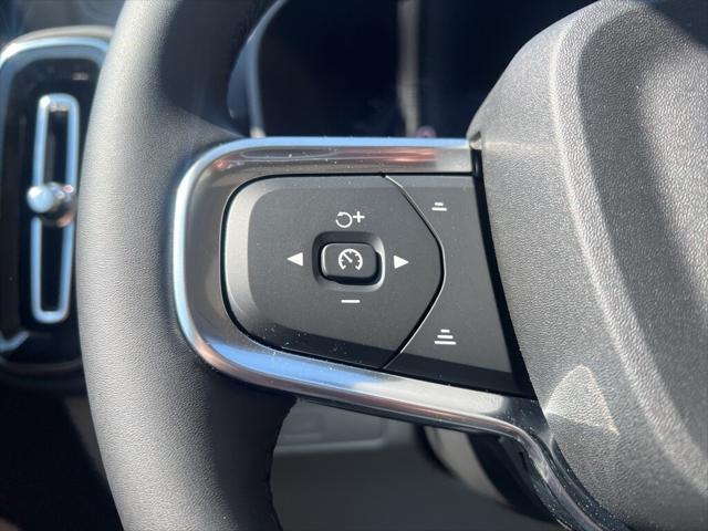 new 2025 Volvo XC40 car, priced at $52,235