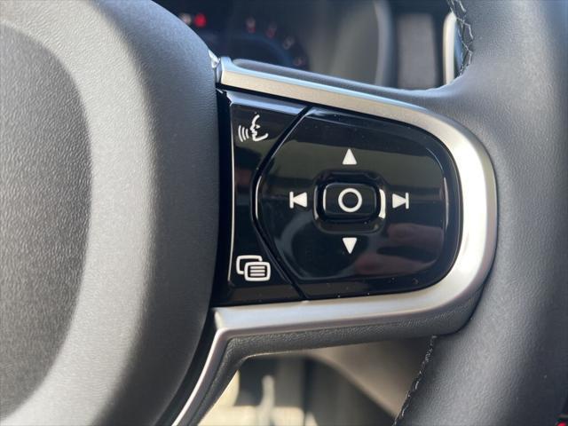 new 2025 Volvo XC90 car, priced at $69,155