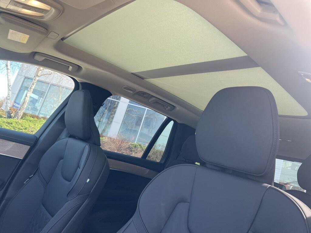 new 2025 Volvo XC90 car, priced at $65,155