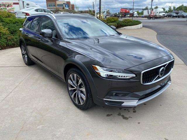 new 2024 Volvo V90 Cross Country car, priced at $58,920