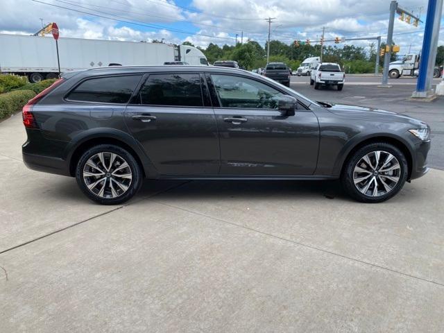 new 2024 Volvo V90 Cross Country car, priced at $58,920