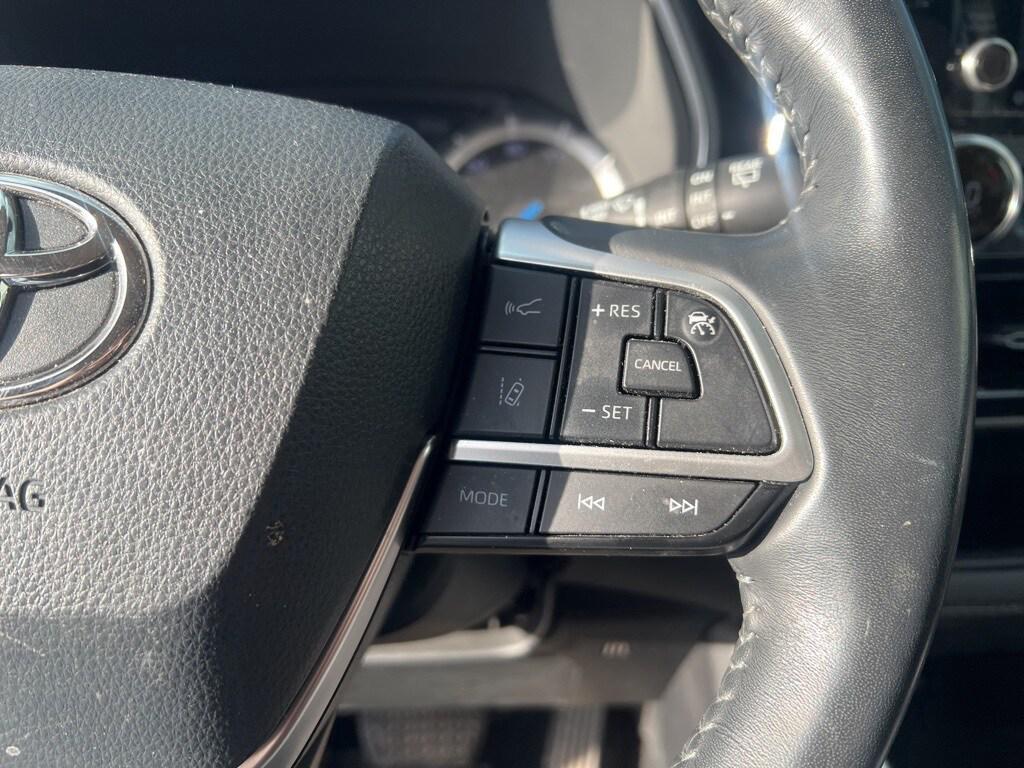 used 2022 Toyota Highlander Hybrid car, priced at $34,995