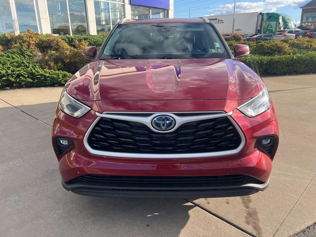 used 2022 Toyota Highlander Hybrid car, priced at $34,995