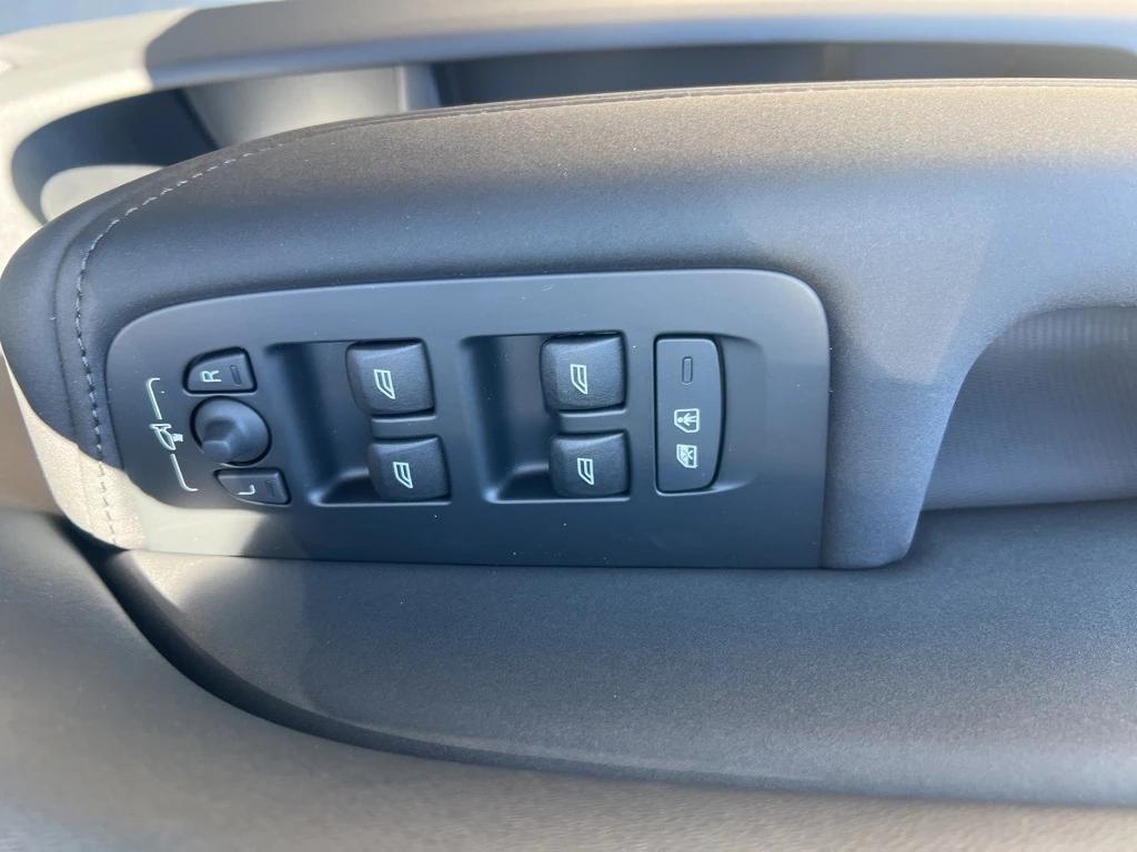 new 2026 Volvo XC60 car, priced at $58,360