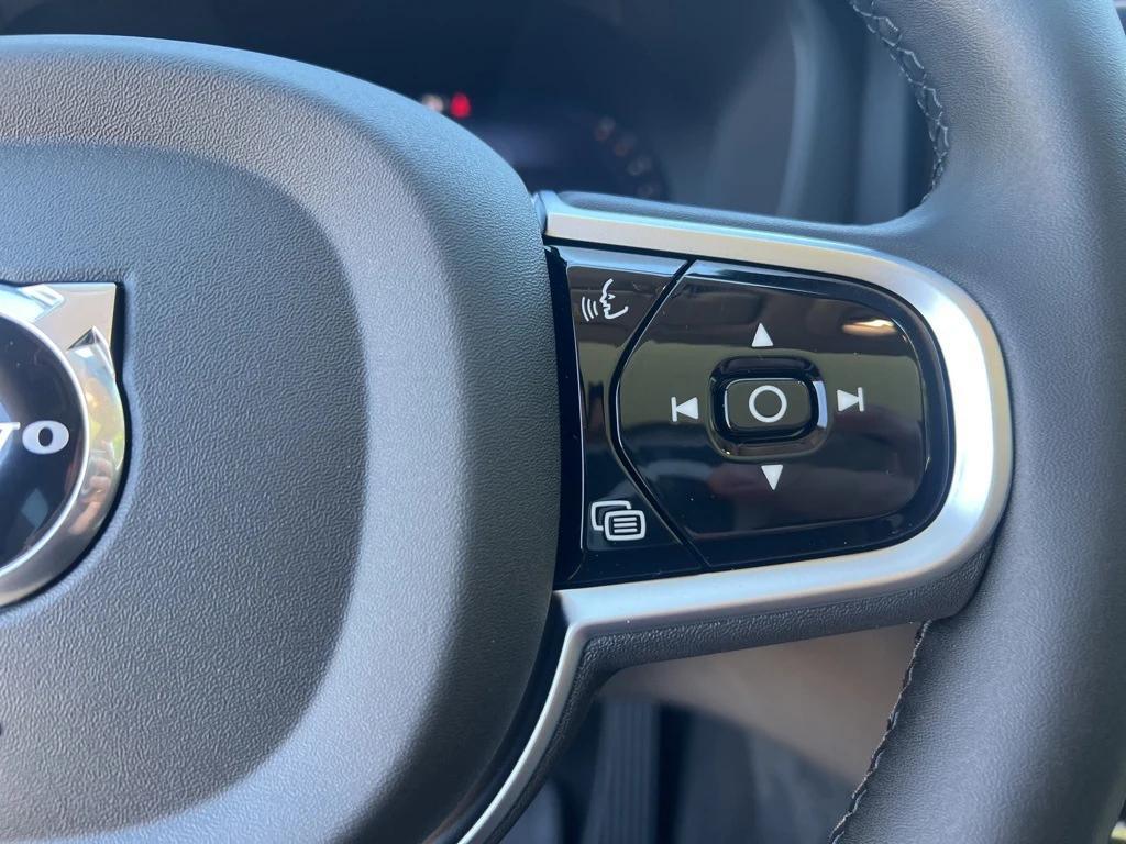 new 2026 Volvo XC60 car, priced at $58,360