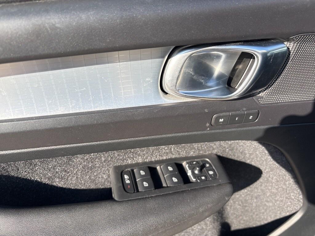 used 2020 Volvo XC40 car, priced at $19,995