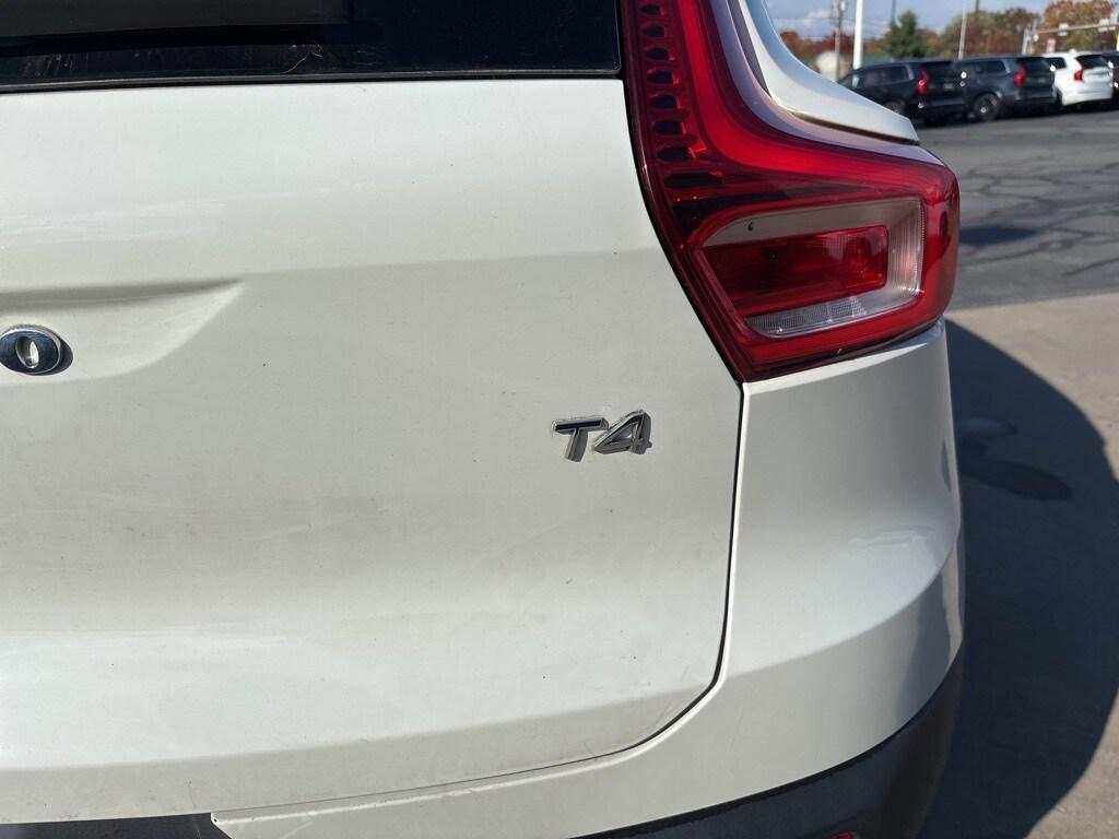 used 2020 Volvo XC40 car, priced at $19,995