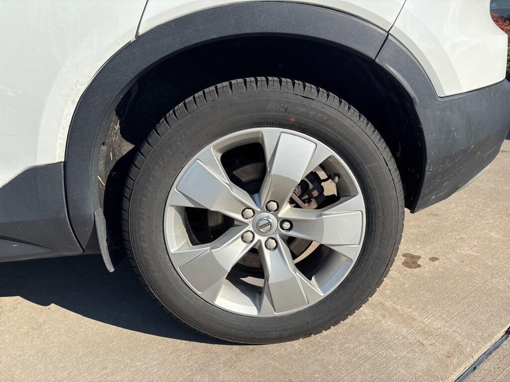 used 2020 Volvo XC40 car, priced at $19,995