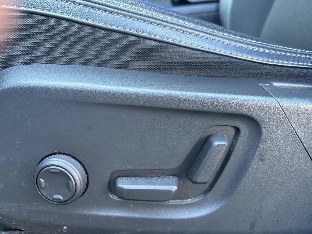 used 2020 Volvo XC40 car, priced at $19,995