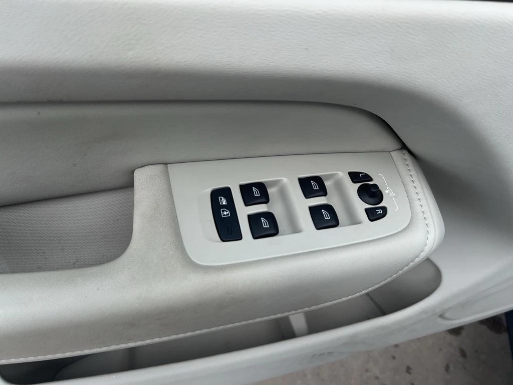 used 2024 Volvo XC60 car, priced at $42,995