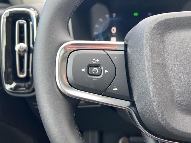 new 2025 Volvo XC40 car, priced at $52,235