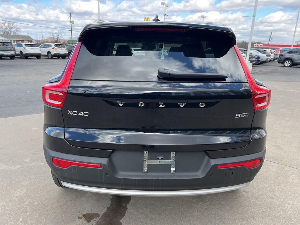 new 2025 Volvo XC40 car, priced at $50,235