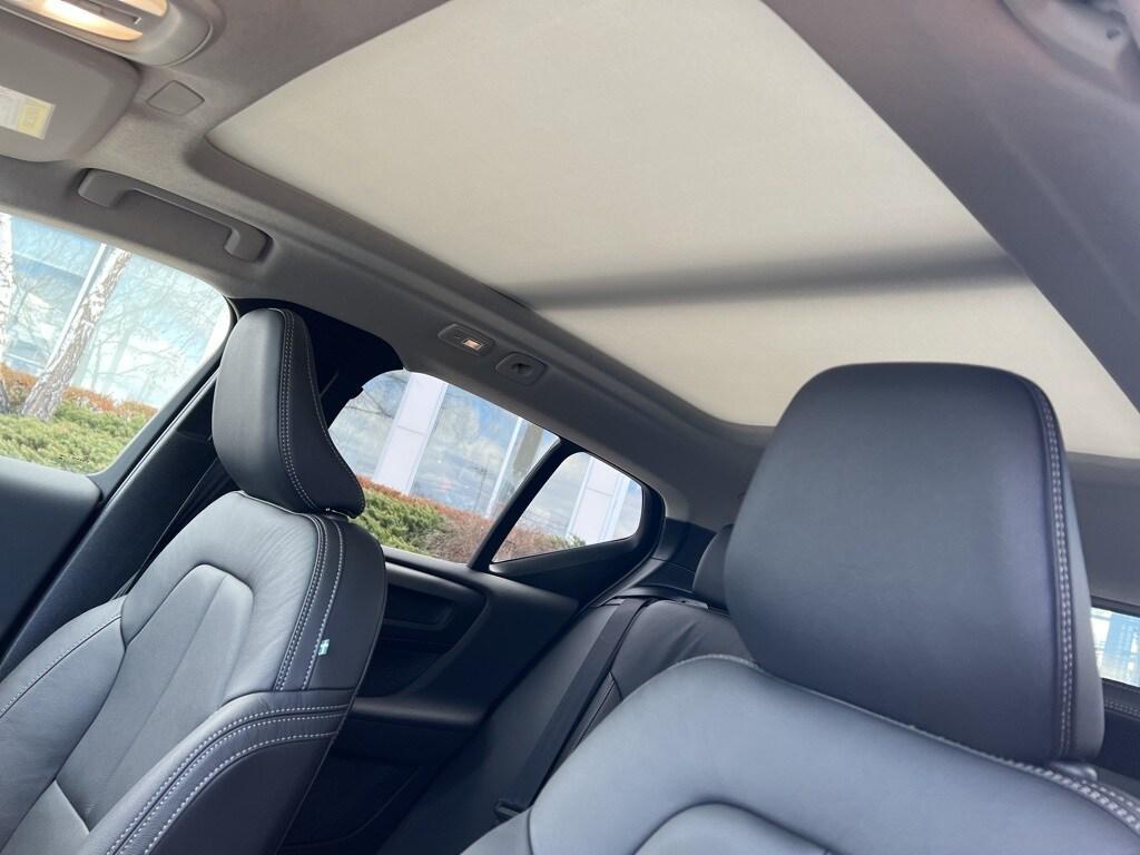 new 2025 Volvo XC40 car, priced at $50,235