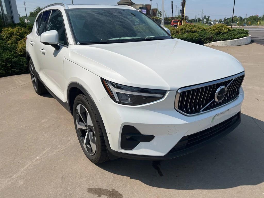 used 2025 Volvo XC40 car, priced at $33,995
