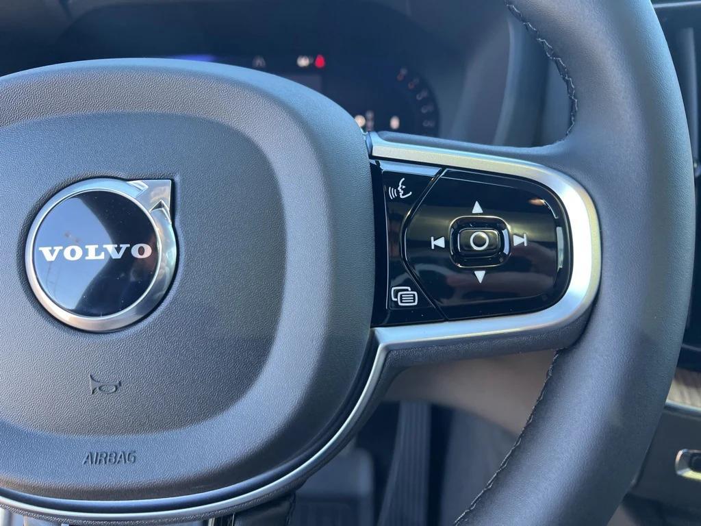 new 2026 Volvo XC60 car, priced at $57,185