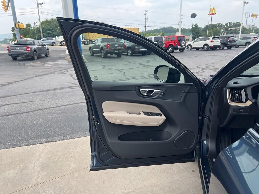 new 2026 Volvo XC60 car, priced at $55,560