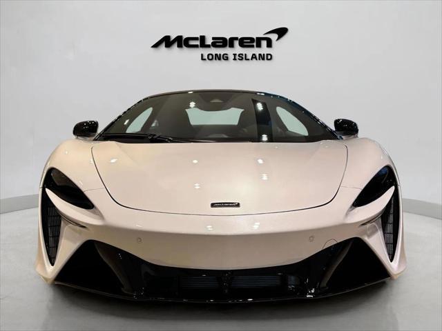 new 2025 McLaren Artura car, priced at $281,598