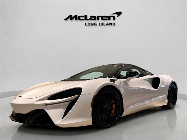 new 2025 McLaren Artura car, priced at $281,598