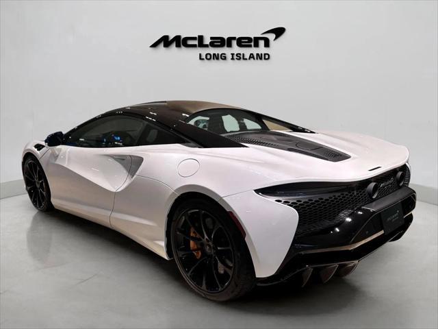 new 2025 McLaren Artura car, priced at $281,598