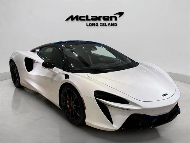 new 2025 McLaren Artura car, priced at $281,598