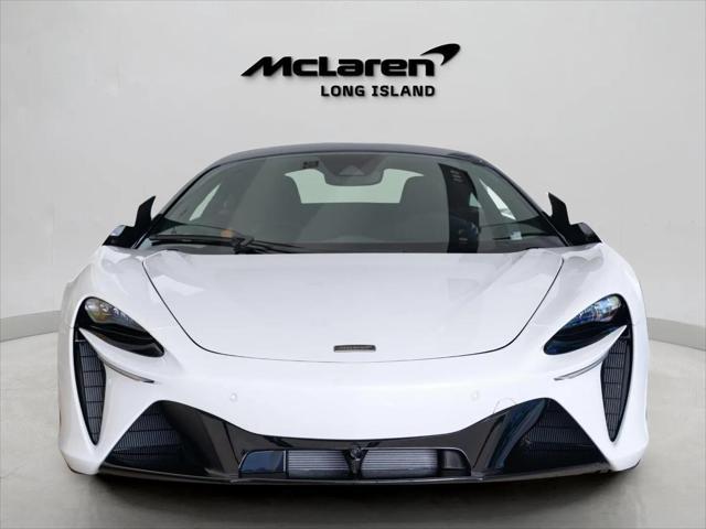 new 2025 McLaren Artura car, priced at $281,598