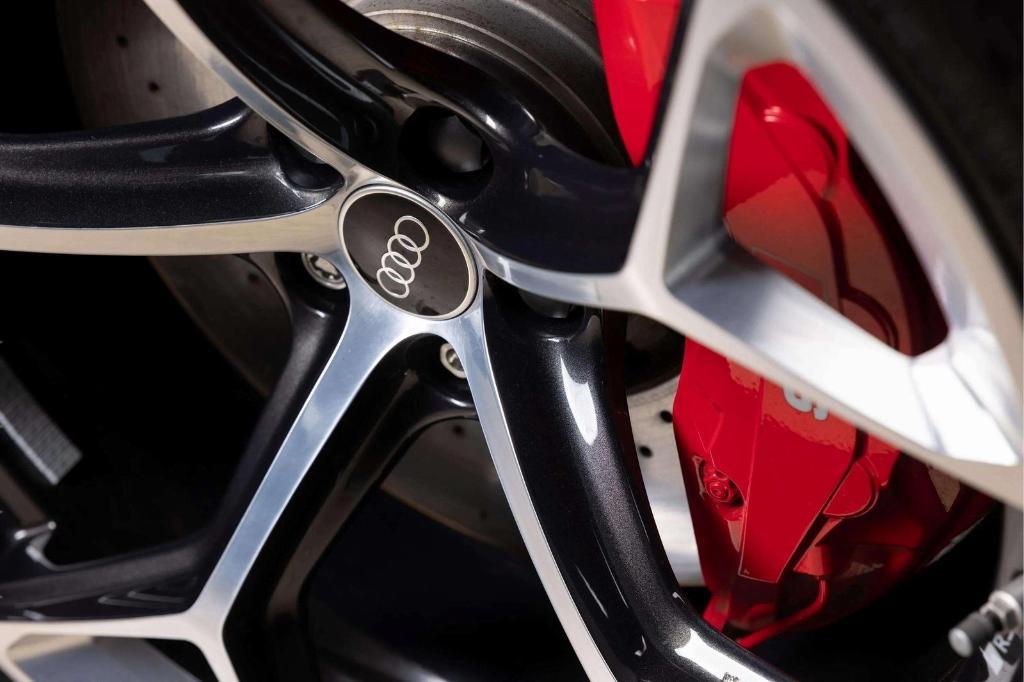 used 2024 Audi RS 6 Avant car, priced at $135,888