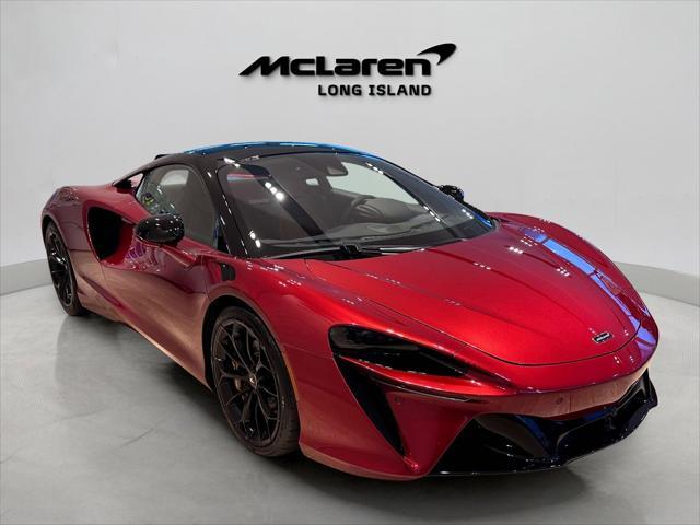 new 2024 McLaren Artura car, priced at $281,808