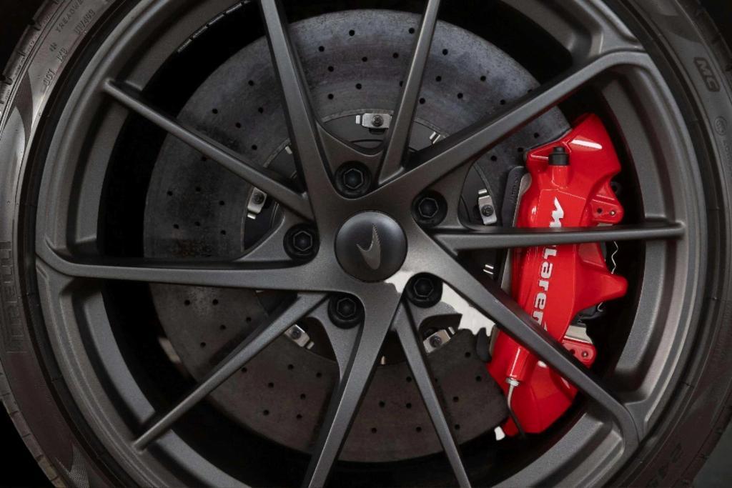 new 2025 McLaren 750S car, priced at $425,495