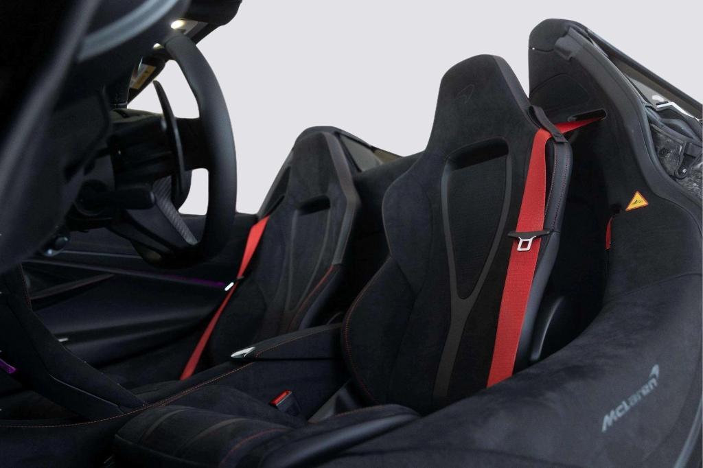 new 2025 McLaren 750S car, priced at $425,495
