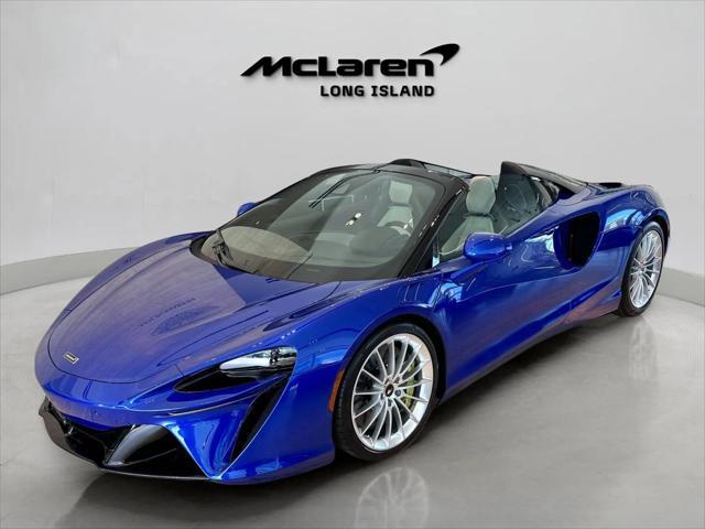 new 2025 McLaren Artura car, priced at $305,108