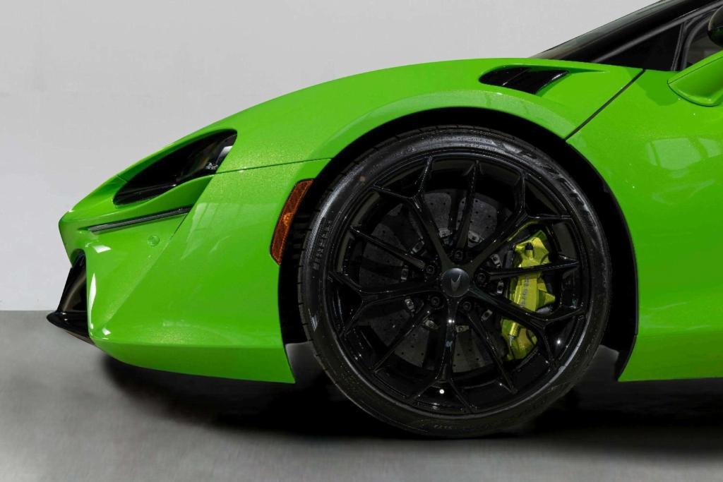 new 2025 McLaren Artura car