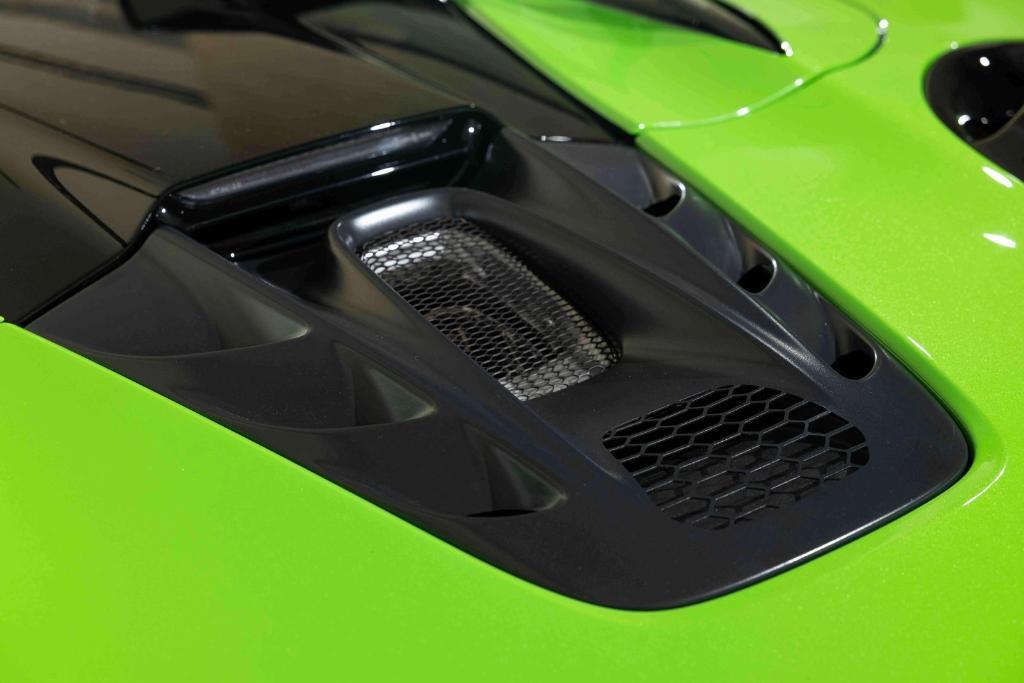 new 2025 McLaren Artura car