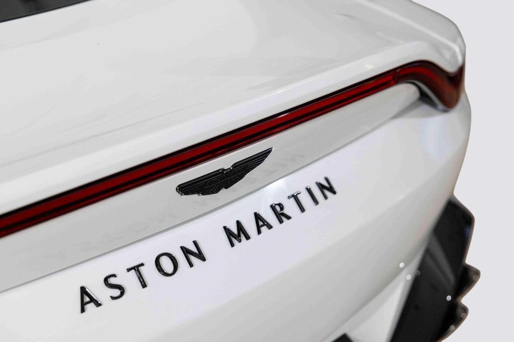 new 2025 Aston Martin Vantage car